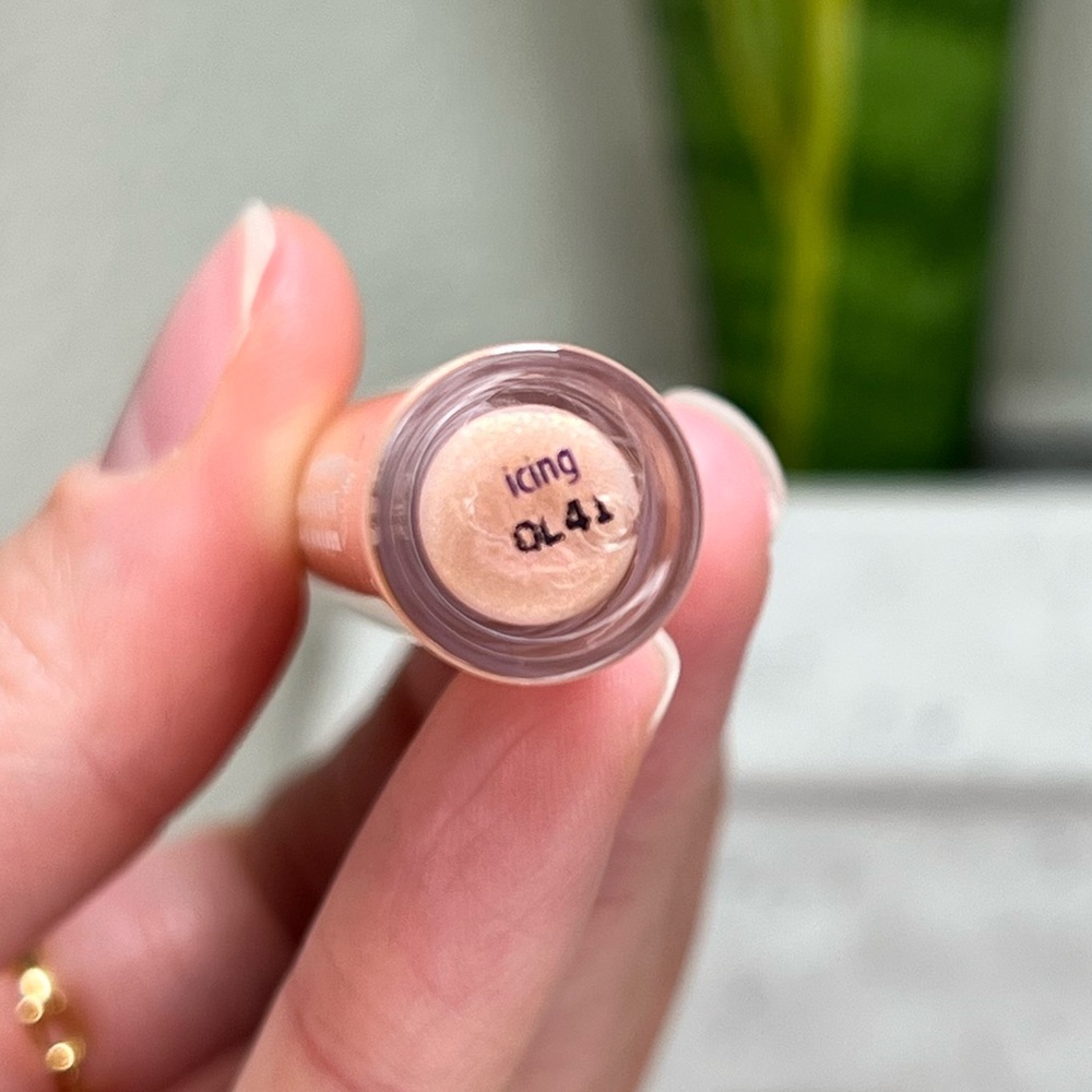 Tarte Maracuja Juicy Lip Plump Gloss - ICING - Picture 4 of 4